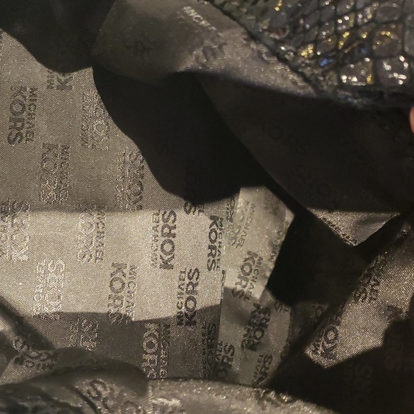 MICHAEL KORS BLACK WITH GOLD CHAIN BAG leather - Picture 7 of 9